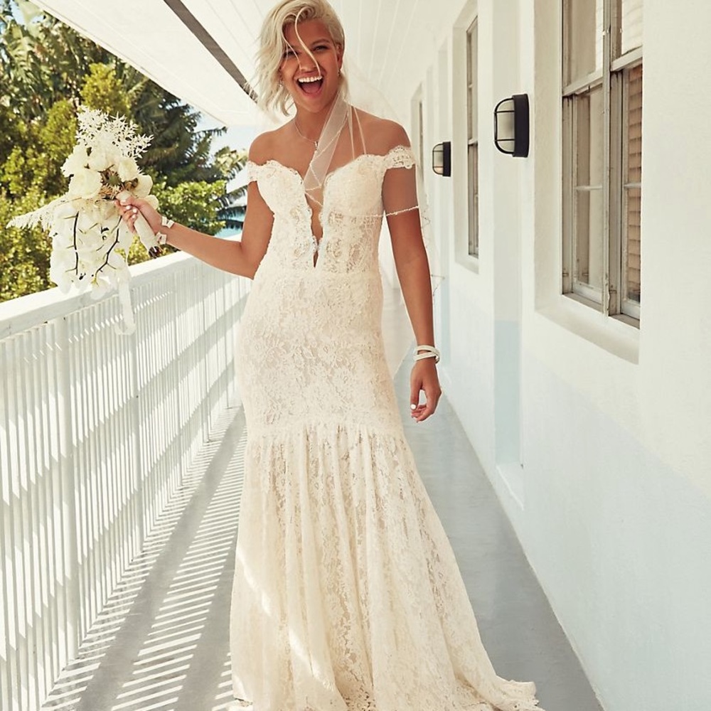 ๐ Mermaid Wedding Dress ๐ - Picture 4 of 8